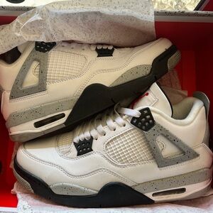 Jordan 4 White Cement 2025 (Size 8.5)